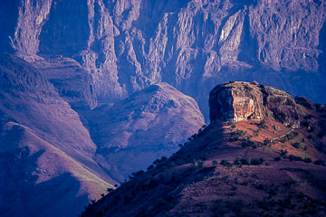 LE-AF-LA-02         Violet Hues, Royal Natal National Park, Drakensberg Mountains, South Africa