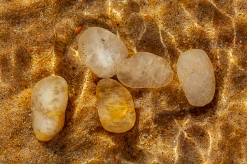 LE-BR-MIS-01         Pebbles Under Water At A Beach On The Southeast Coast Of Bahia, Brazil